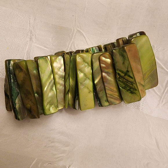 NATURAL ABALONE WIDE STRETCH BRACELET CUFF MOTHER Of PEARL SHELL GREEN.       c - Picture 3 of 4